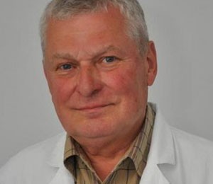 Dr Hubert Topinka